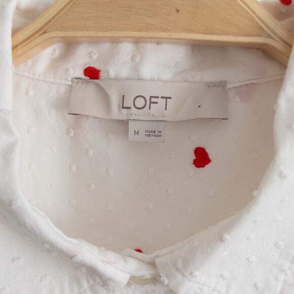 LOFT Crisp White Casual Button Down Shirt with Hearts and Swiss Dots Size Medium - Picture 4 of 4